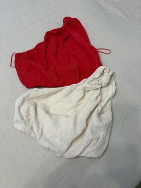 Abercrombie & Fitch Red and Cream Twist-Front Crop Tops